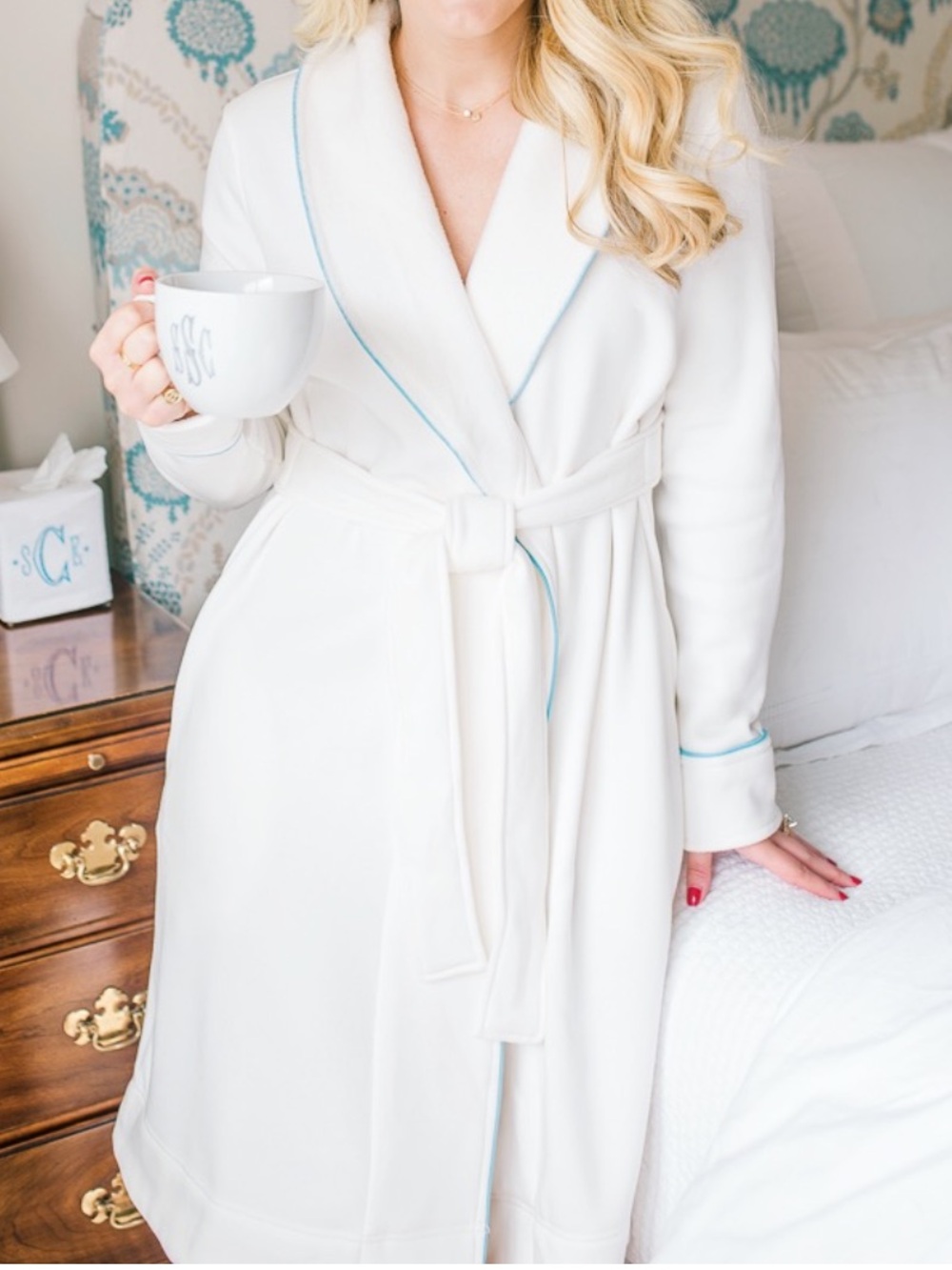 LAKE Women’s White Belt Bath Robe Blue Trim Quiet Luxury Cotton Fleece XXS XS S